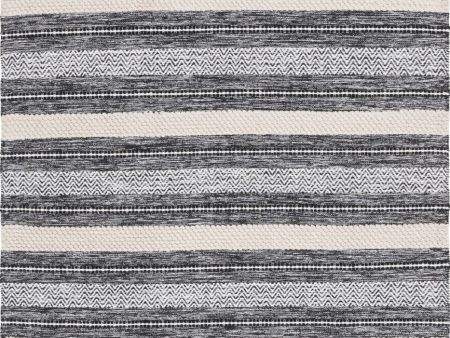 Safavieh Montauk MTK976Z Black   Ivory Area Rug Cheap