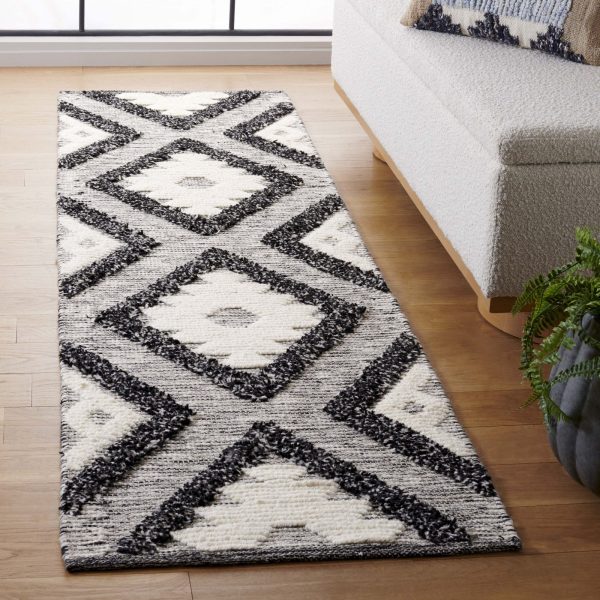 Safavieh Natura NAT203A Black   Ivory Area Rug Cheap