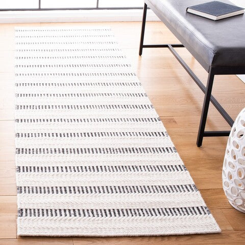 Safavieh Vermont VRM804Z Black   Ivory Area Rug For Discount